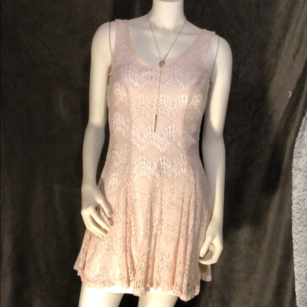SOLD 🚫BAR III Lace dress